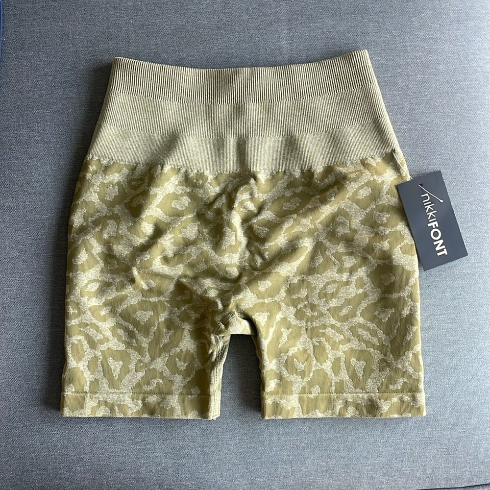 Seamless animal print shorts with butt scrunch